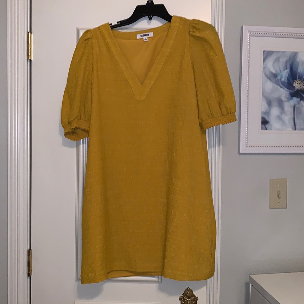 BB DAKOTA by Steve Madden Women's Fields of Gold Dress. Size M